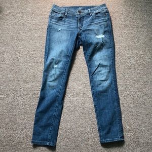 Loft Distressed Curvy Skinny Jeans in 4P
